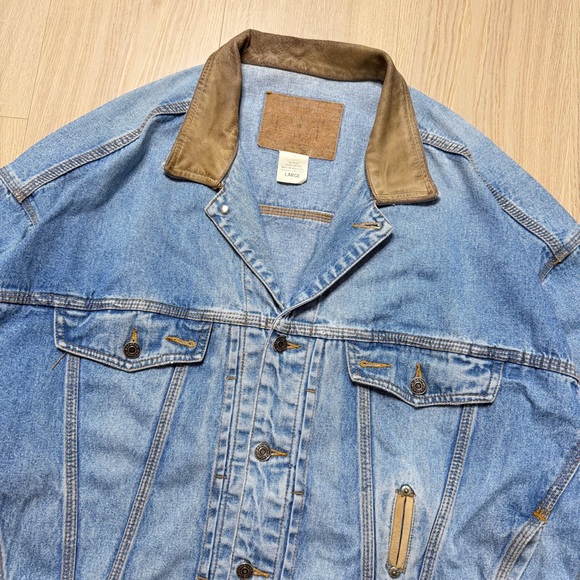 Sold - Picture 2 of 15